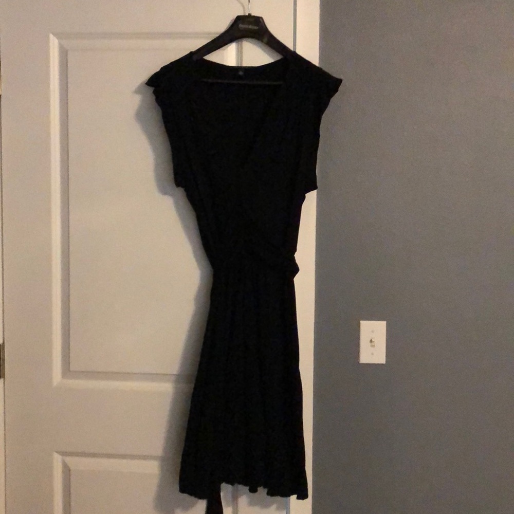 Black Sleeveless Banana Republic Faux Wrap  XL